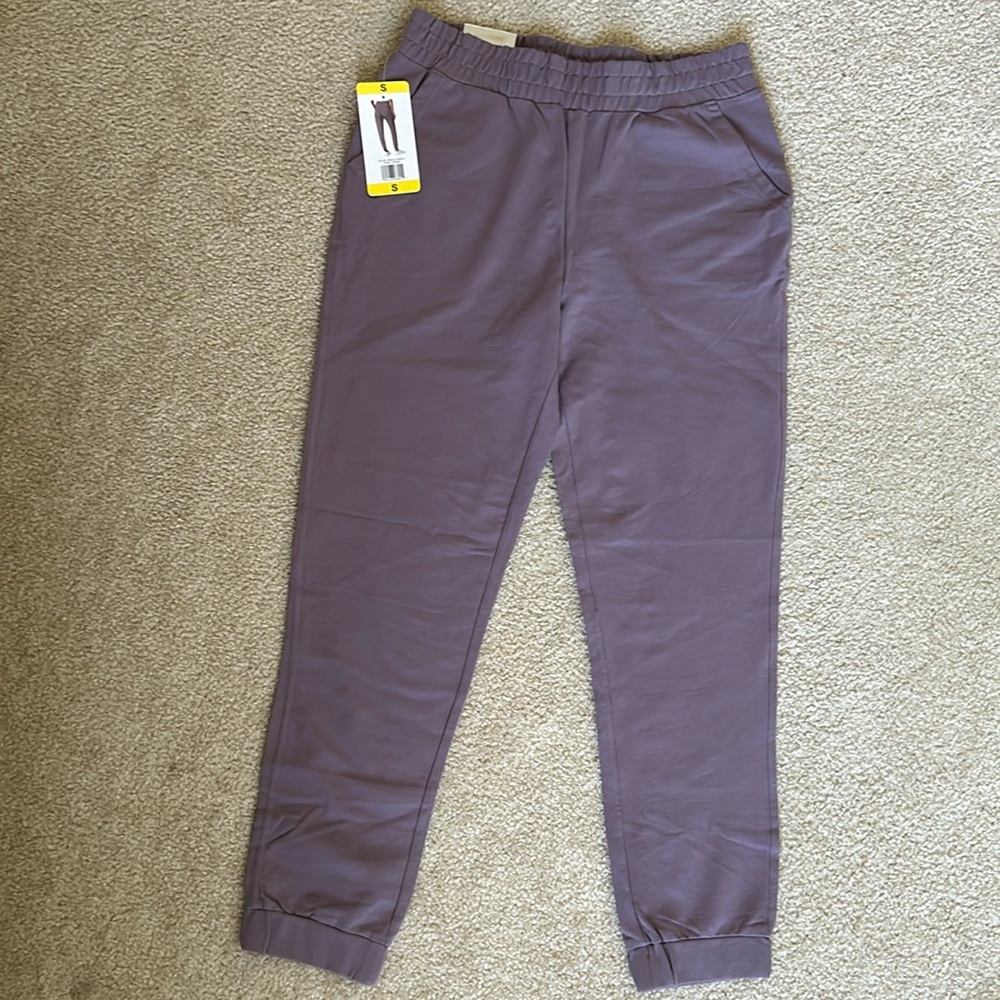 NWT Women’s Purple Jogger Pants Size Small